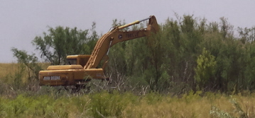/i//Grubbing_John_Deere_web.jpg